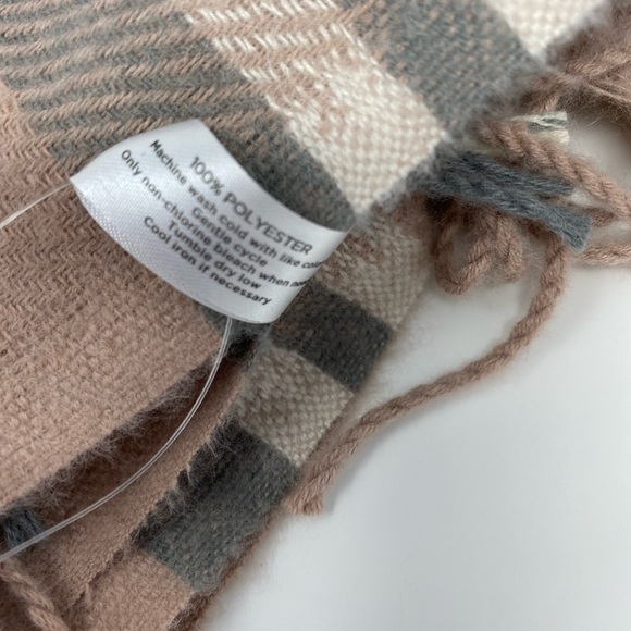 NEW - Mia & Tess Plaid Scarf - Picture 4 of 4